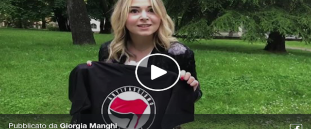Candidata della Meloni si pulisce le scarpe con una maglietta antifascista | VIDEO