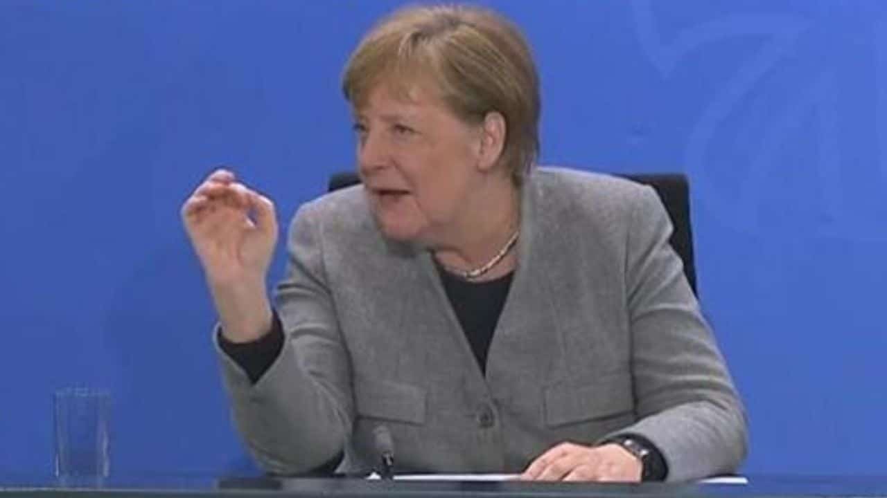 Angela Merkel spiega la matematica dei contagi in maniera perfetta. Il video è virale – VIDEO
