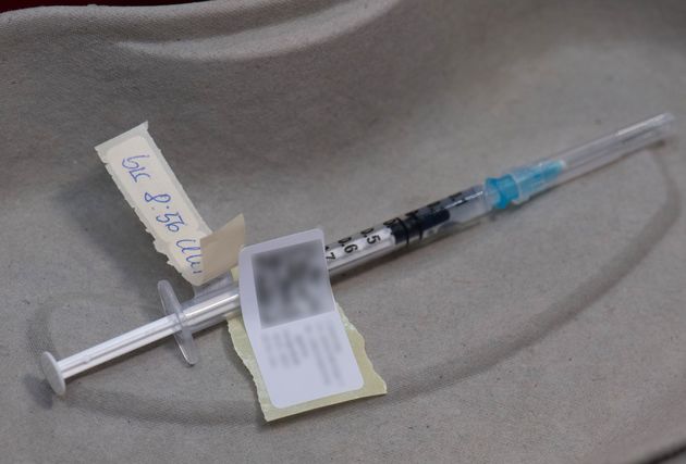7 infermieri tedeschi rifiutano il vaccino, prima ricevono ultimatum poi il licenziamento