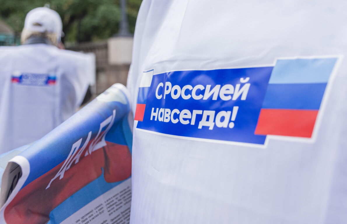 Ai referendum in Donbass anche gli osservatori italiani: chi sono i putiniani che certificano il voto russo