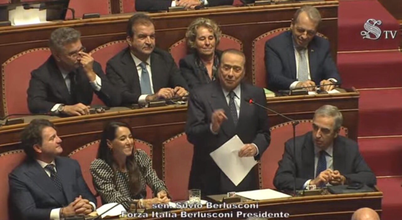 Berlusconi: «Oggi Meloni è premier grazie al centrodestra che ho creato io, 28 anni fa» – Il discorso