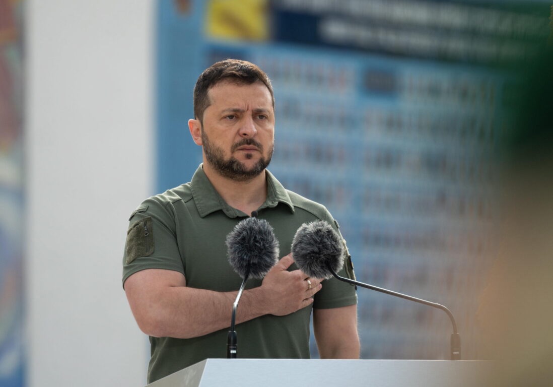 Ucraina, il Servizio di sicurezza: «Sventato attentato al presidente Zelensky»